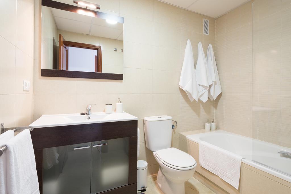 Colon12 Urban Apartment マラガ エクステリア 写真