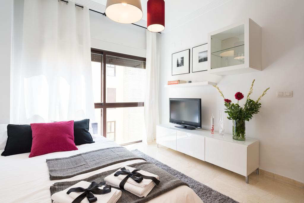Colon12 Urban Apartment マラガ エクステリア 写真